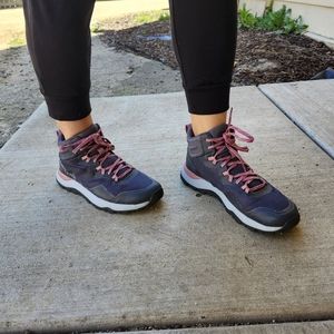 Women's North Face Hiking Boots Size 10